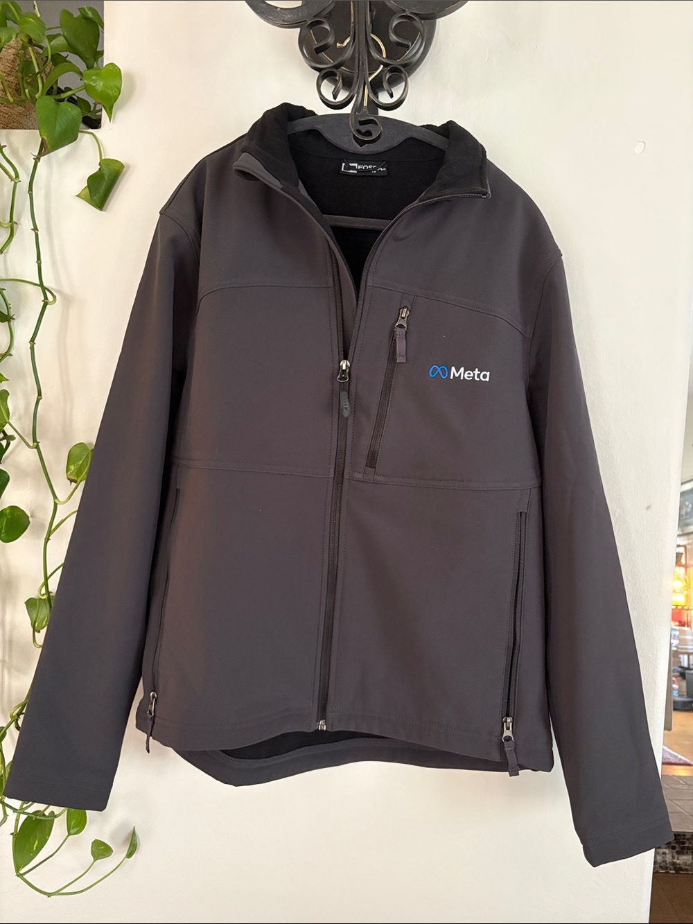 Meta Men's Black Lightweight Softshell Jacket
